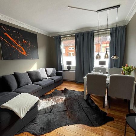 Altbaucharme Deluxe Mit Balkon In Zentraler Lage Apartment Кил Екстериор снимка