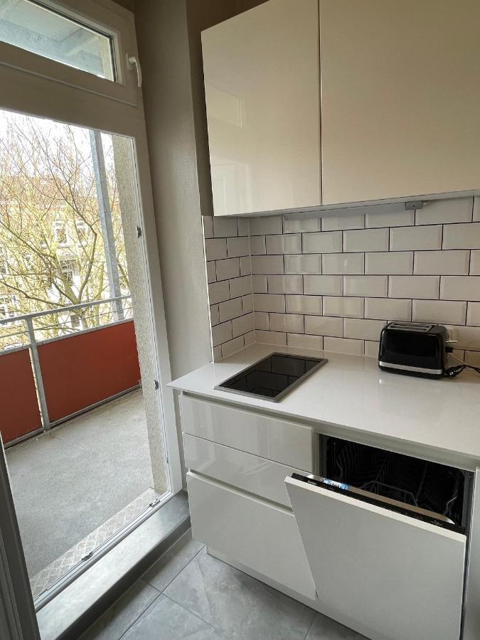 Altbaucharme Deluxe Mit Balkon In Zentraler Lage Apartment Кил Екстериор снимка