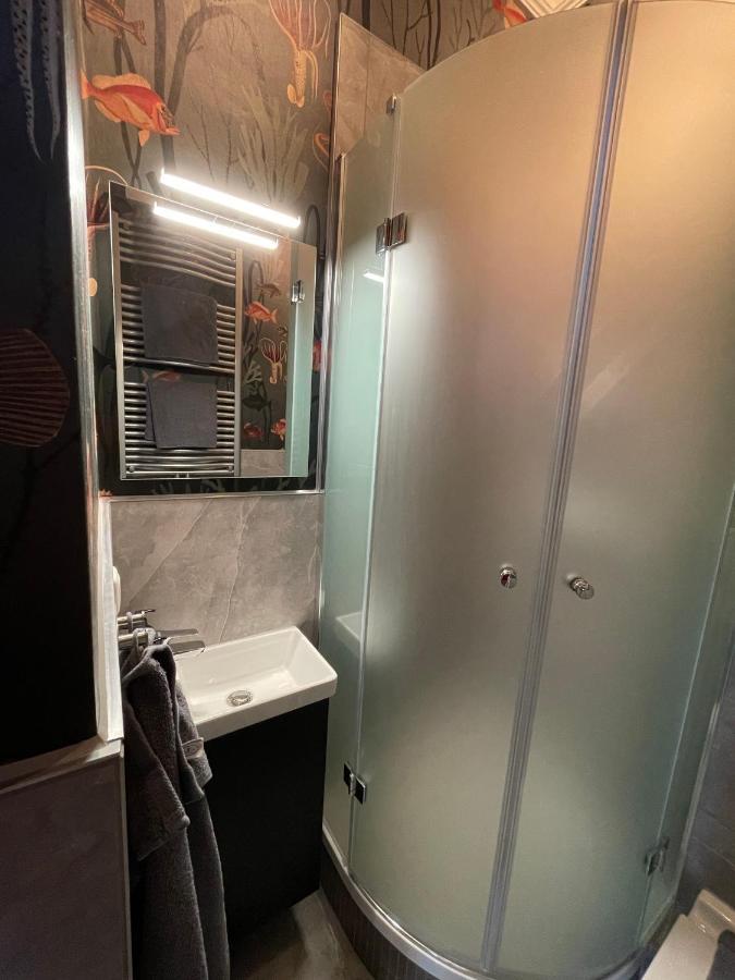 Altbaucharme Deluxe Mit Balkon In Zentraler Lage Apartment Кил Екстериор снимка